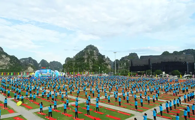 Quảng Ninh là điểm đến lý tưởng của các sự kiện Yoga (Ảnh: Ngày Quốc tế Yoga lần thứ 8 được tổ chức tại Hạ Long)