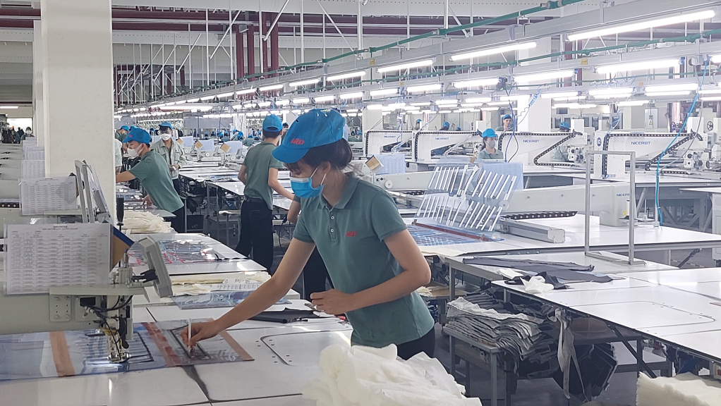 Quy trình sản xuất tại Công ty TNHH May Mặc Hoa Lợi Đạt